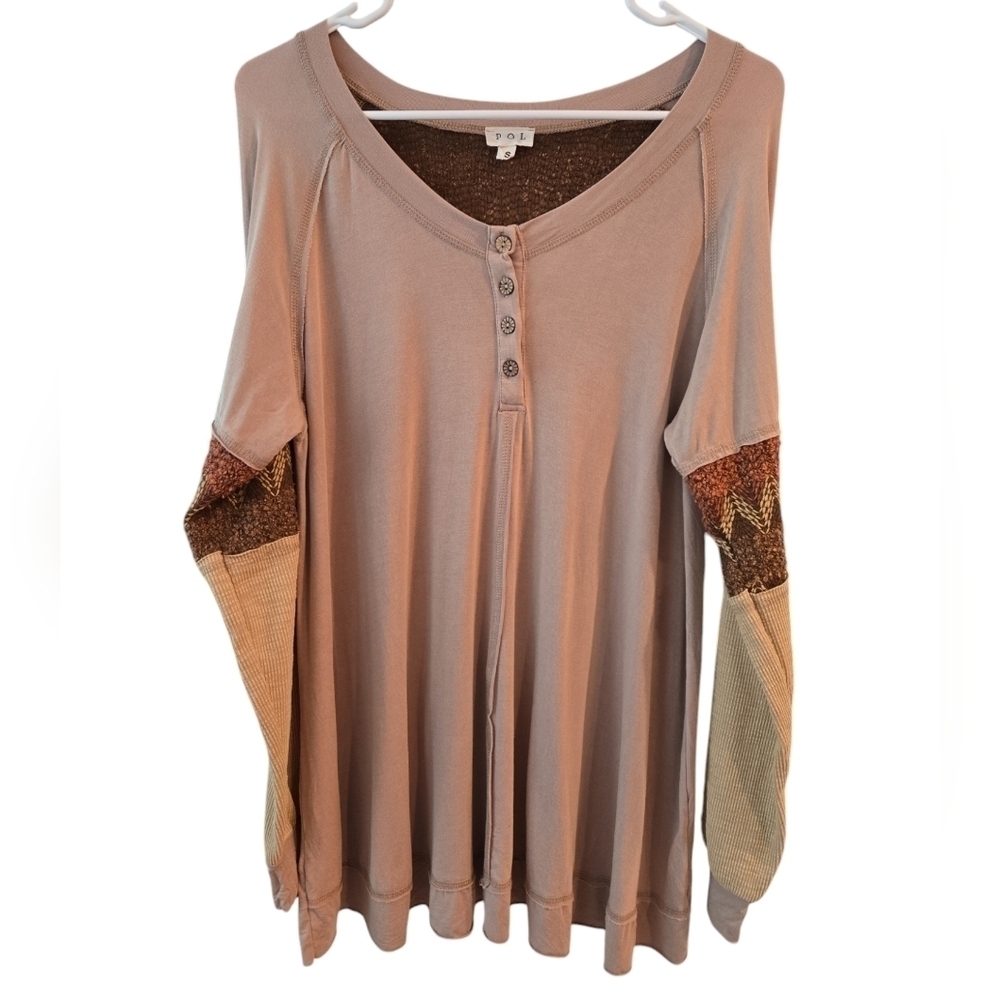 POL BOHO TOP WITH CROCHETED SLEEVES. SIZE SMALL.. OVERSIZED.